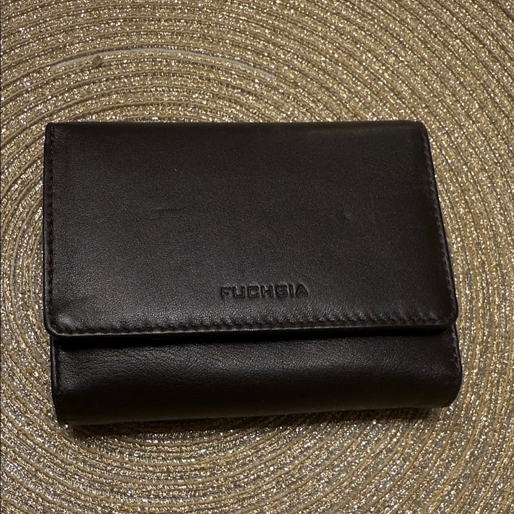 Fuchsia Paris brown Leather Clutch